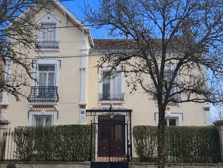 maison 8 pièces 180 m²