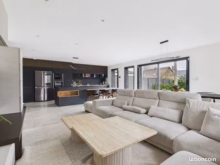 maison 6 pièces 180 m²