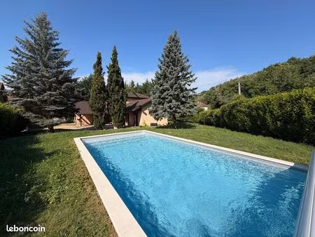 villa 5 pièces 130 m²