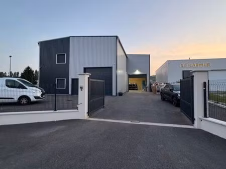 3 bureaux + appartement 120m2