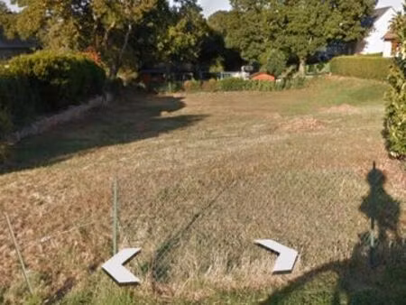 terrain à batir sur la commune de aulnay sur iton