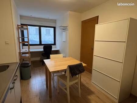 studio 1 pièce 18 m²