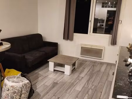 loue studio 25 m2 dans menton niveau de la piscine