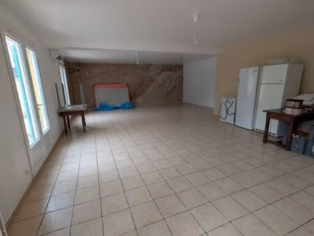 grande maison avec 5 chambres à louer