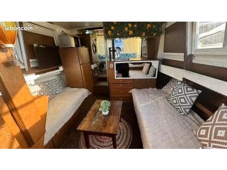 ? le refuge marin – 2 pièces à louer sur bateau habitable – vue mer – mandelieu – 690 tout