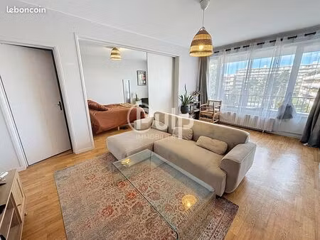 studio 2 pièces 46 m²