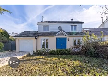 seul mandataire - le mesnil saint denis - grande maison familiale sur beau terrain arboré