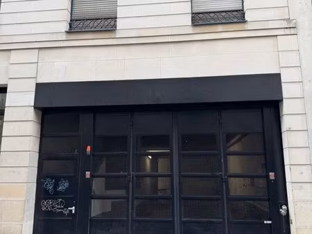 parking 10ème limite 3ème en 2ème sous sol sécurisé