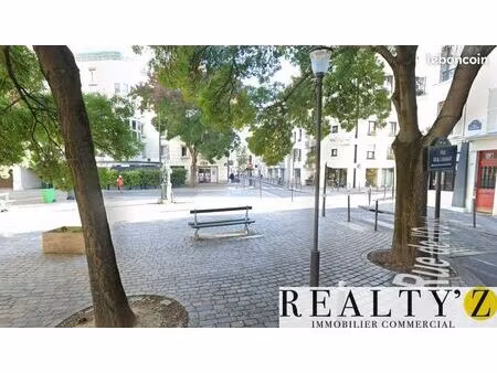 local commercial 145 m²