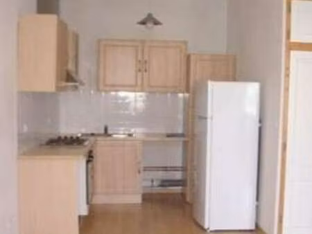 location appartement 3 pièces à castelnau-de-médoc (33480) : à louer 3 pièces / 62m² caste