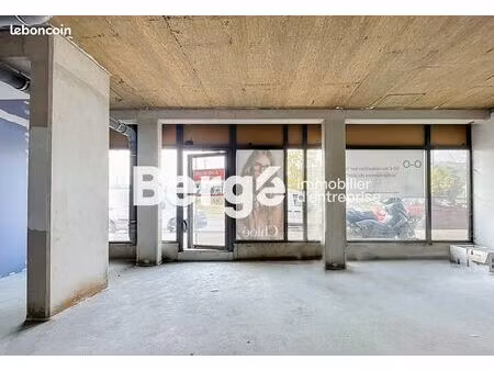 local commercial 61 m² la trinité