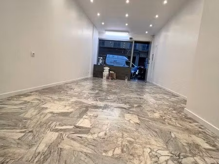 murs commerciaux à vendre /à louer - local libre