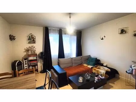 f2 avec balcon  parking et cave