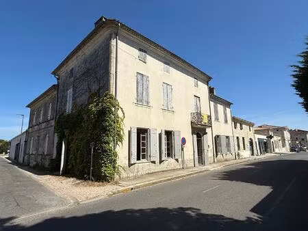 queyrac (33340) – à vendre : charmante maison en pierres avec 5 chambres