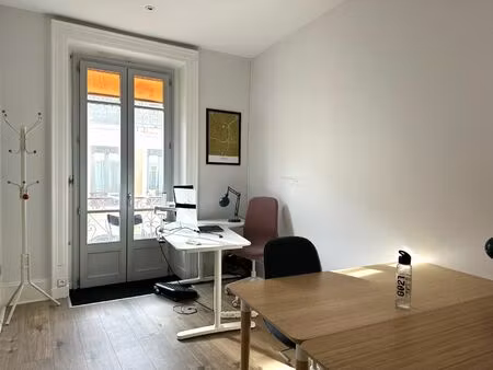 location local professionnel 106m² lyon 1er