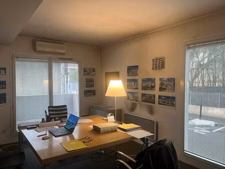 achat local commercial 116m² nimes 30900