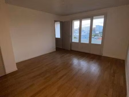 location appartement 3 pièces 56m² vaulx en velin 69120