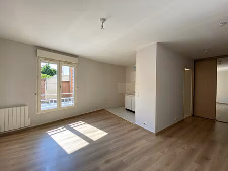 location appartement 1 pièce 28m²