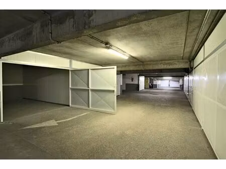 location parking montreuil 93100