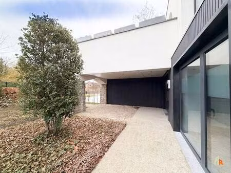 bien professionnel à louer à embourg € 400 (lkuwp) - mirror immobilier srl | zimmo