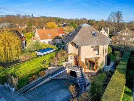 sous compromis ! villa aux volumes généreux dans quartier ré