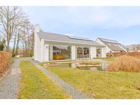 rare : bungalow de caractère des années 70 à lennik