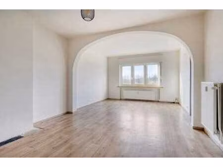 appartement de 106 m² avec 2 chambres et box de garage.