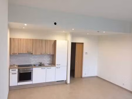 callemeyn - apt 1 ch - etat neuf - parking privé intérieur