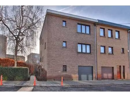 maison 3 façades  3 chambres et jardin