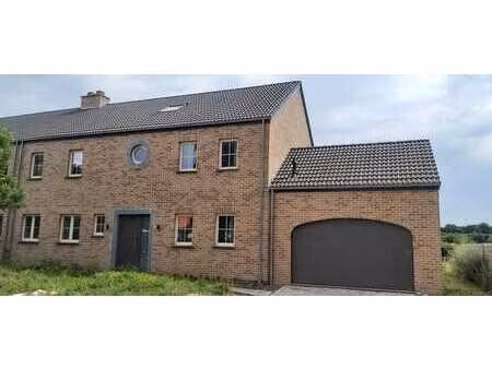 nouvelle habitation avec finition de qualité