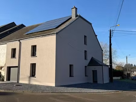 très belle maison 4 chambres et deux salles de bains