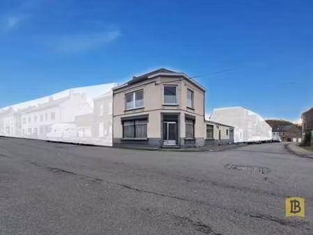 maison de commerce avec logement et spacieux hangar/atelier