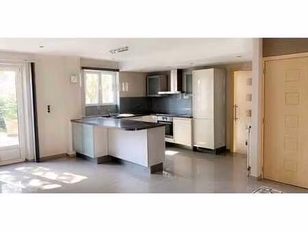 duplex avec terrasse et jardin