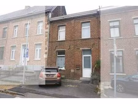 maison 3 chambres cour couverte actuellement louee 595€/mois