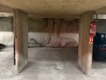 place de parking scooter / moto / vélo - potentiel de 2 emplacements – rue jean daudin (pa