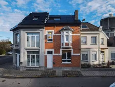 charmante maison 3 chambres avec terrasse et jardin !