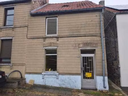 maison d'habitation à rénover avec jardin et remise