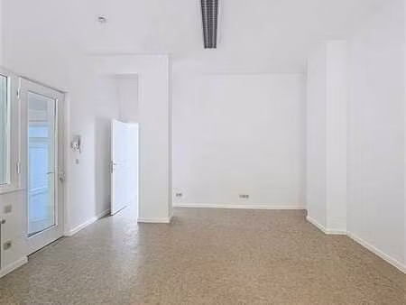 à deux pas de la gare du midi  bureaux spacieux et modulable