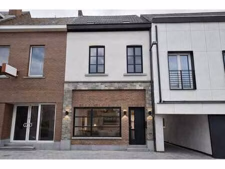 te renoveren woning in het centrum van brakel