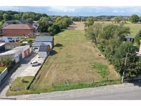 magnifique terrain à batir pour une ou deux maisons.