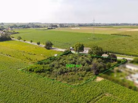 terrain à bâtir de 3281m2 dans un secteur prisé.