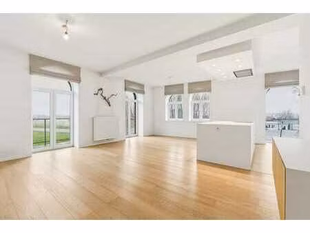 appartement neuf avec vue sur l'eau