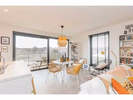 prachtig twee slaapkamer appartement met terras!