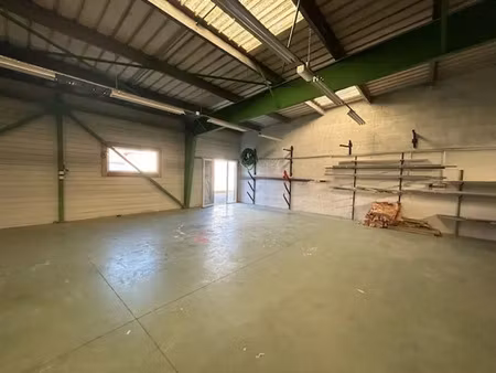 locaux d'activité à louer à saint-nazaire avec espaces lumineux et parking
