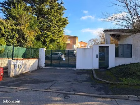 garage box sécurisé 20m2