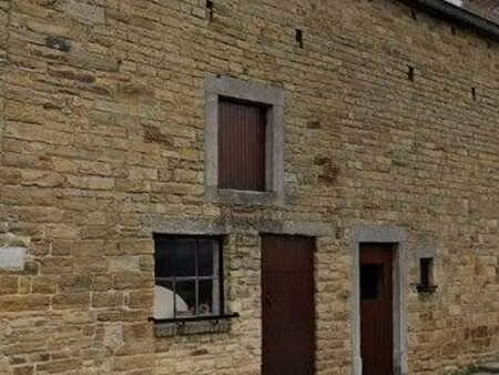 une grange située à esneux dans le quartier de fontin.