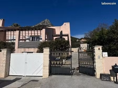 superbe haut de villa de plain pied indépendant rénové + piscine privative