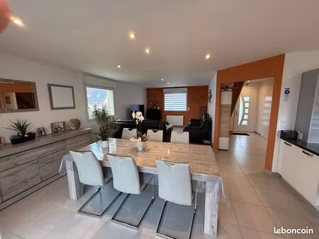 maison individuelle semi plain-pied 3 chambres super état