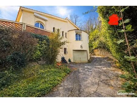 maison 5 pièces 200 m²