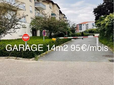 garage fermé en sous-sol de 14m2